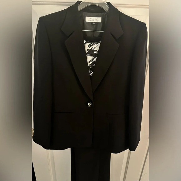 NWT Tahari Women’s Black Three Piece Suit Size 14 - Picture 2 of 14